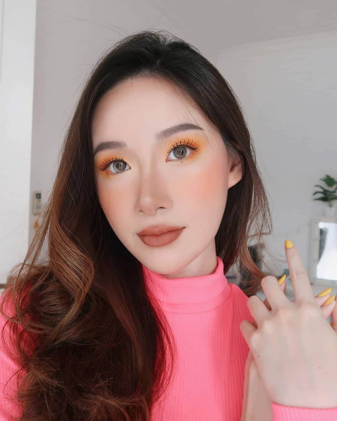 エリッサ・ヤマダのインスタグラム：「Hi guys, just wanted to say thank you for your support on our most recent YT video! I was actually a bit hesitant to do a chatty-type of video, because I don't have the best communication skill (it's hard for me to convey my thoughts in a clear and articulate way, especially verbally), but your feedback through comments and DMs have encouraged me (and @jessyamada) to do more. So, thank you so much—for taking the time to watch our video and leaving kind words. 🥰🙏✨ _ 📷: Canon G7X (we used this camera to film the Q&A as well)」