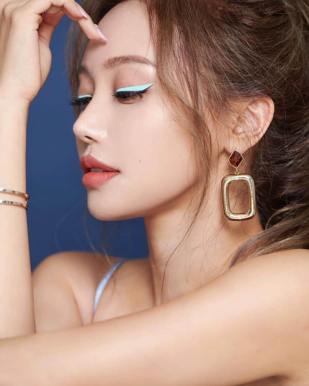 パク ソヨン Soyoung さんのインスタグラム写真 パク ソヨン Soyoung Instagram 멋있다 괜찮다 라고 인정받고픈 마음의 이면에는 항상 기대에 부응해야하고 실망시키고싶지 않다라는 불안감이 공존한다 6月12日 12時04分 Ssovely1024