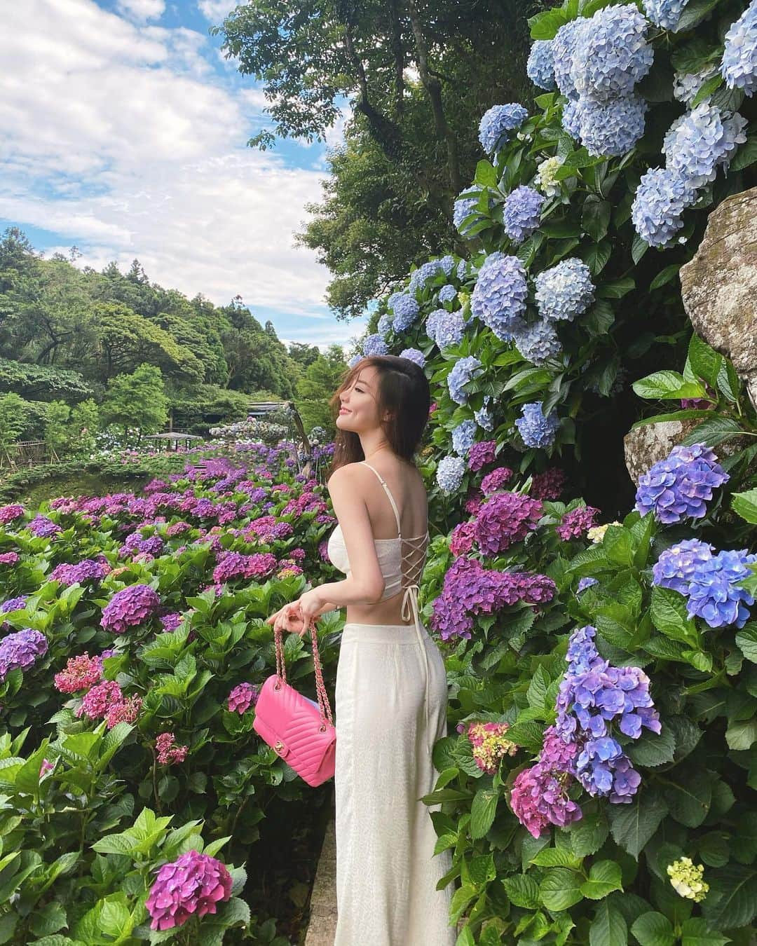 kailynne Zhangのインスタグラム：「像走進fairyland🧚🏻‍♀️🌺」