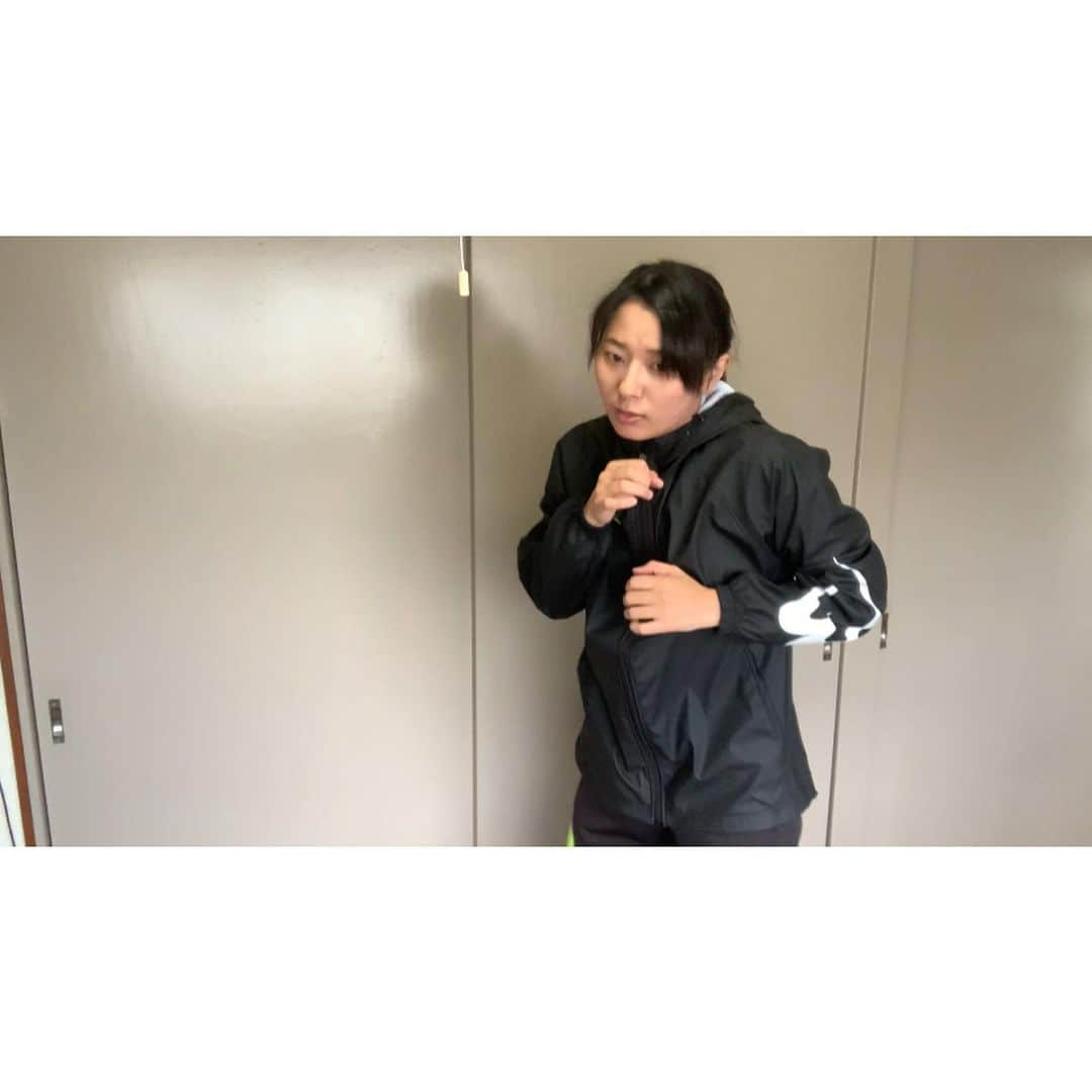 小田島沙知（かぎしっぽ）さんのインスタグラム写真 - (小田島沙知（かぎしっぽ）Instagram)「テレビ東京の 「内村のツボる動画」の新企画でYouTuber発掘オーディションに参加しております！ 撮ったのが自粛期間中だったので家でやってたトレーニングルーティン動画がYouTubeのテレビ東京チャンネルで見れます！ 動画の再生回数で選ばれるとか選ばれないとか、、 頑張って編集したので良かったら見てください(^^) #かぎしっぽさち #テレビ東京 #内村のツボる動画 #オーディション #再生回数 #伸ばしたい #YouTube #YouTuber #トレーニングルーティン #ボクシング #プロテスト #ボクシング女子 #見てくれると #嬉しいな #編集 #頑張った」6月10日 21時12分 - kagisippo_sachi