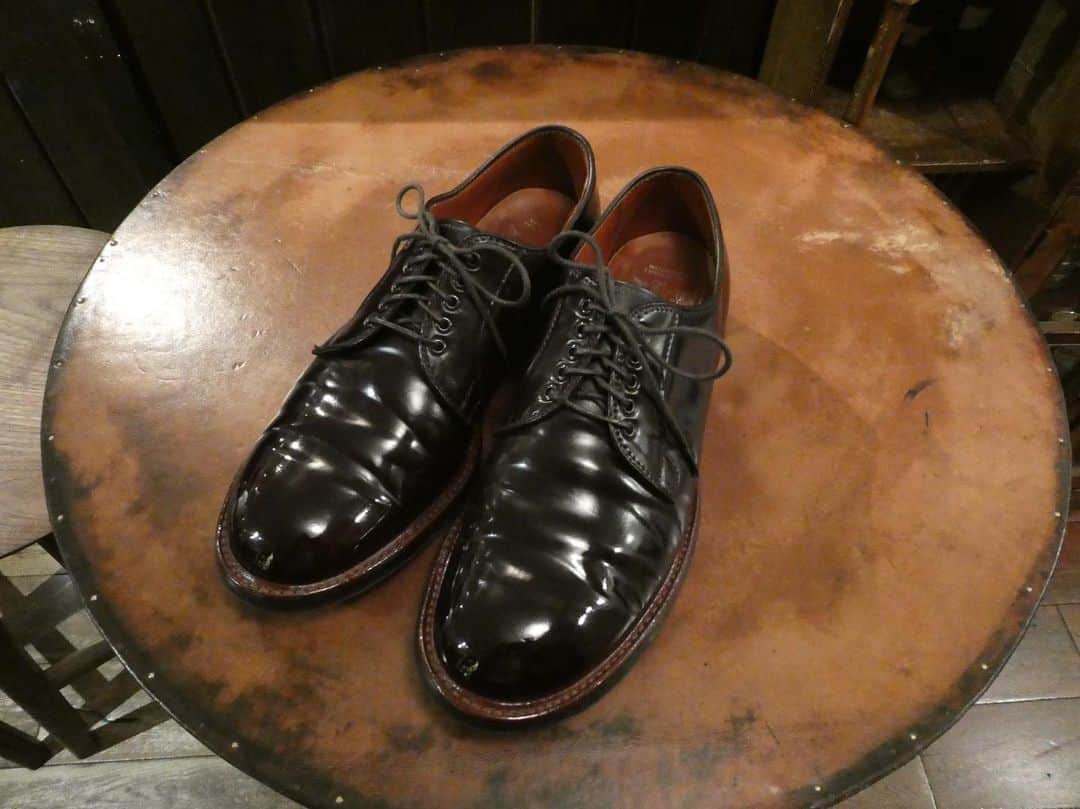 Yuya Hasegawaさんのインスタグラム写真 - (Yuya HasegawaInstagram)「@aldenshoeco  やっぱcordovanの靴の魅力は履きジワ。Aldenの靴は絶妙な輝きが出る魔法のcordovan！！ #alden #cordovan #brifth #shoeshine #靴磨き #輝くとテンション上がる #これは本能」6月10日 21時16分 - yuya.hasegawa.brift.h