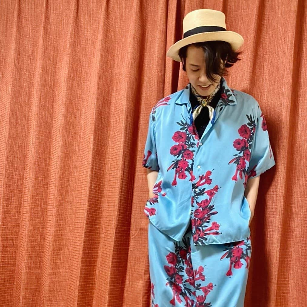 龙さんのインスタグラム写真 - (龙Instagram)「32歳になりまちた。  #fashion #coodinate #outfit #style #wear #ootd #kotd #instaphoto #instagood #instafashion #mensfashion #menstyle #follow #me #vintage #今日の服 #时尚 #패션 #ファッション #コーデ #メンズウェア #メンズファション  #セットアップ　#ハット #markaware」6月10日 21時39分 - cont.emt