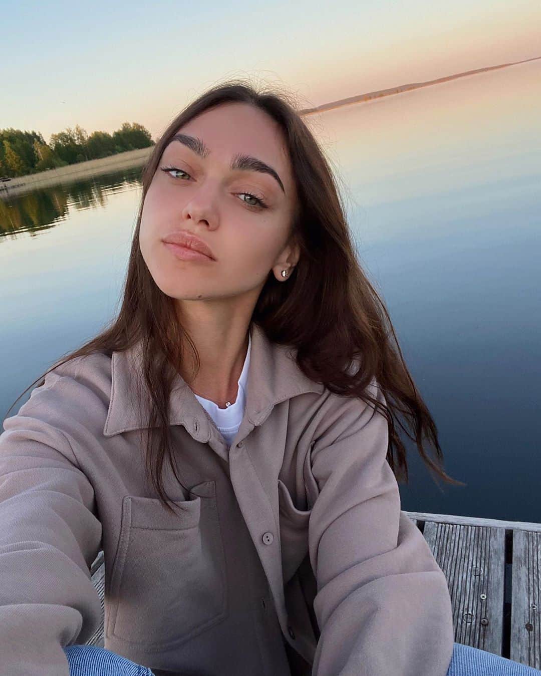 のインスタグラム：「И горизонт поплыл 〰️, и лицо сгорело 🥴, зато фильтров и фотошопа на фото нет! 🥰.」
