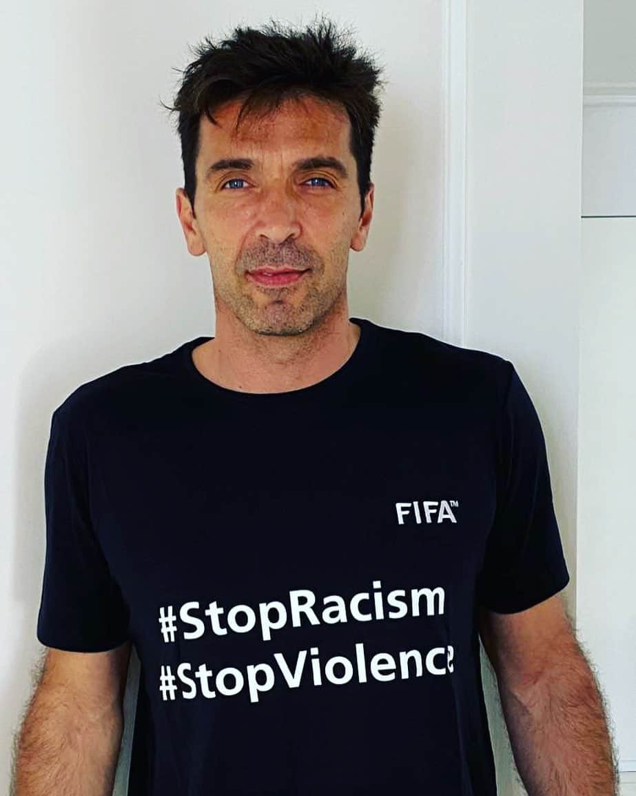 ジャンルイジ・ブッフォンさんのインスタグラム写真 - (ジャンルイジ・ブッフォンInstagram)「🇬🇧 FIFA Legends stand in solidarity with the fight for equality and justice!  #stopracism #stopdiscrimination #stopviolence 🇮🇹 Le leggende della FIFA sono solidali nella lotta per l'uguaglianza e la giustizia!  #stopracismo #stopdiscriminazione #stopviolenza #fifalegends」6月11日 3時59分 - gianluigibuffon