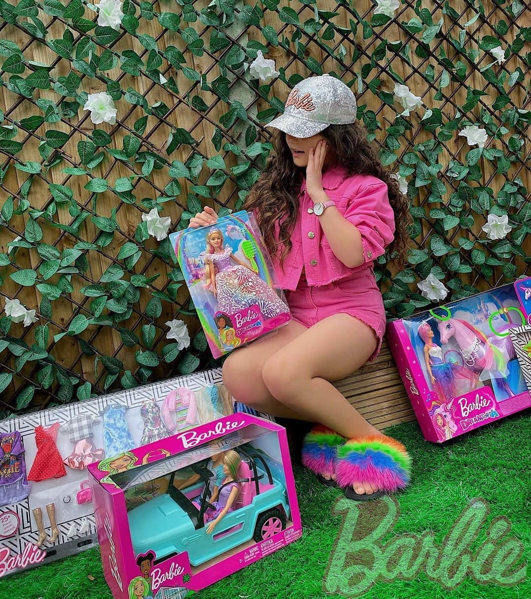 Laertaさんのインスタグラム写真 - (LaertaInstagram)「Love my Barbie Range from @smythstoys #smythstoys #gift 💘」6月10日 22時53分 - fashion_laerta