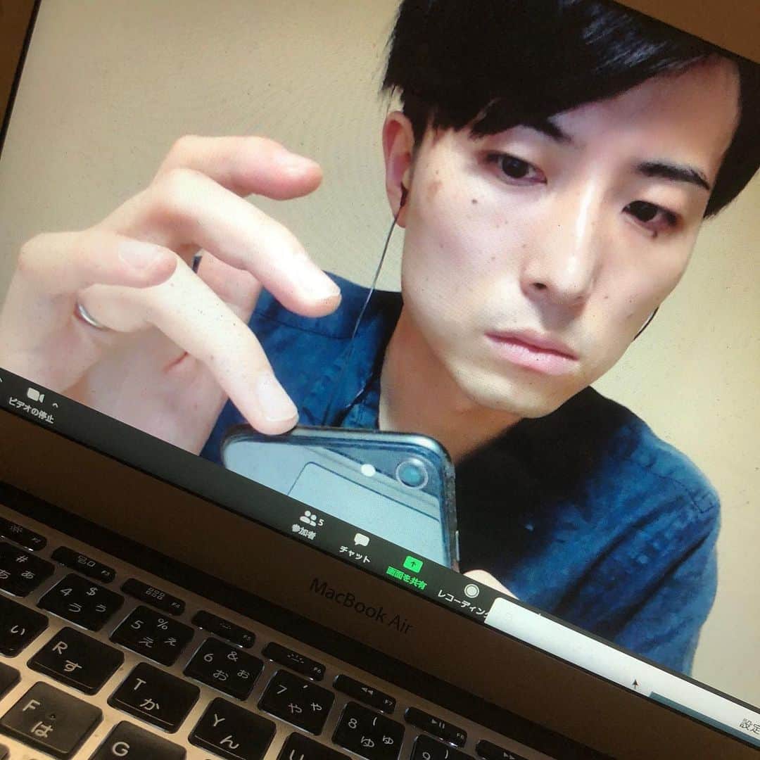 中屋敷法仁のインスタグラム：「りもやしき！ #life #online #zoom #meeting」