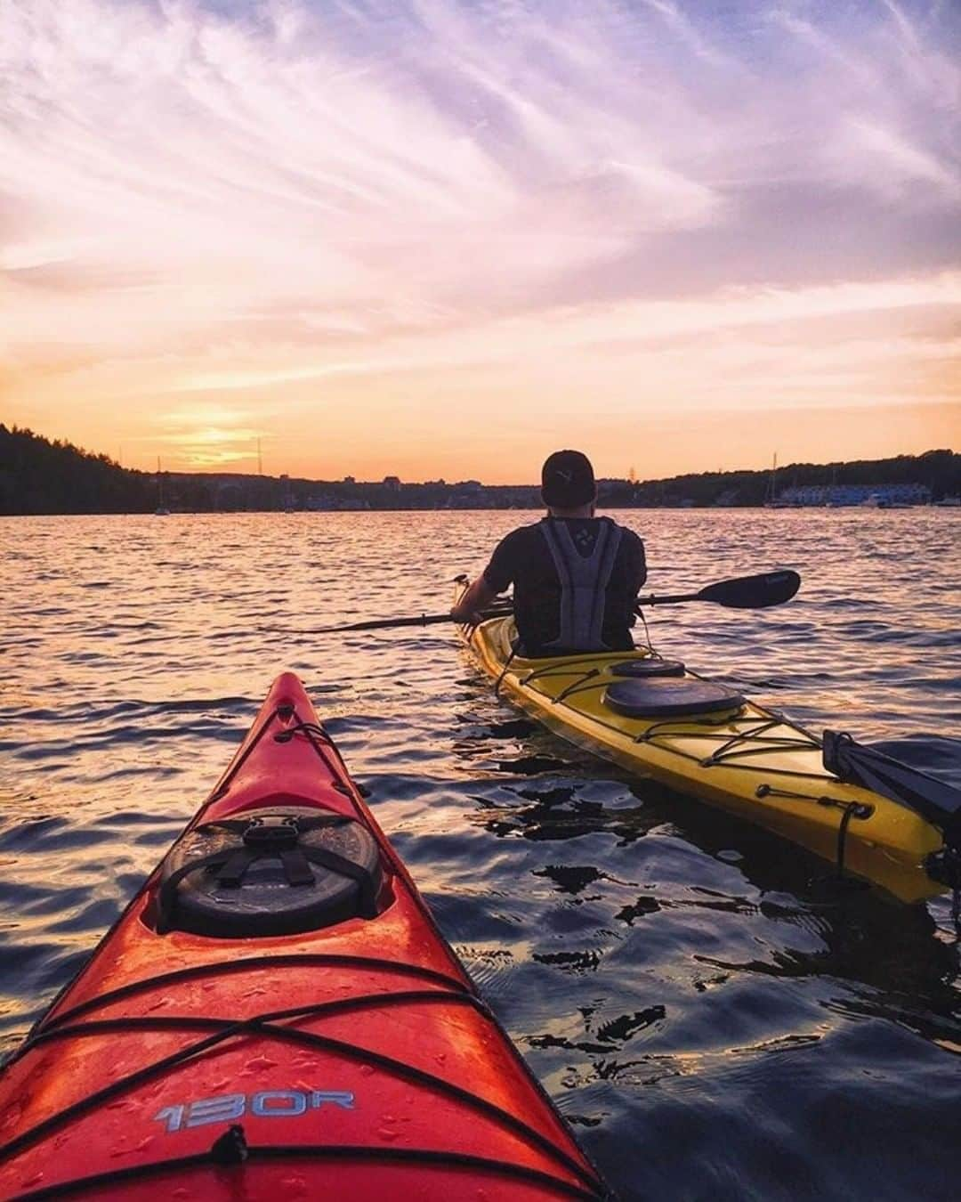 AIR CANADAさんのインスタグラム写真 - (AIR CANADAInstagram)「If you’re paddling bow, who’s stern? Tag someone who would be part of your ideal travel tandem! #FlyTheFlag 📸: @dave.culligan . . Si vous pagayez à l’avant, alors qui est à l’arrière? Identifiez une personne avec qui vous aimez voyager en tandem! #HautLeDrapeau 📸 : @dave.culligan」6月10日 23時30分 - aircanada