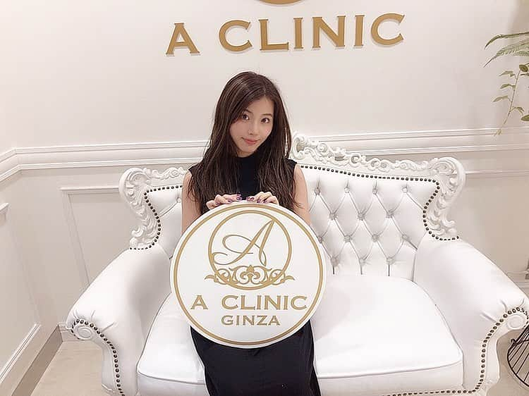 倉田瑠夏さんのインスタグラム写真 - (倉田瑠夏Instagram)「A CLINIC @a_clinic_ginza さんへ行ってきました👰✨ . . . 前回もお世話になった 山崎先生 @dr_kanayamasaki  にaスレッドをしてもらって、スッキリ&お肌もつやつや☺️👏✨ 数日経ってたらビフォーアフターものせるね🥰 . . .  お店の中はここはお城ですか？🥺👏✨ってくらい清潔で綺麗で、先生方も皆さん優しくて丁寧に説明もしてくださるので、とても幸せな気持ちになりました🥰 . . .  #aスレッド #aclinic #aclinic銀座 #aクリニック #美容 #小顔 #美肌 #リフトアップ #美容外科 #美容皮膚科 #美容クリニック #山崎香名 #salon #japanesegirl #赞 #粉我」6月10日 23時31分 - ruka.kurata