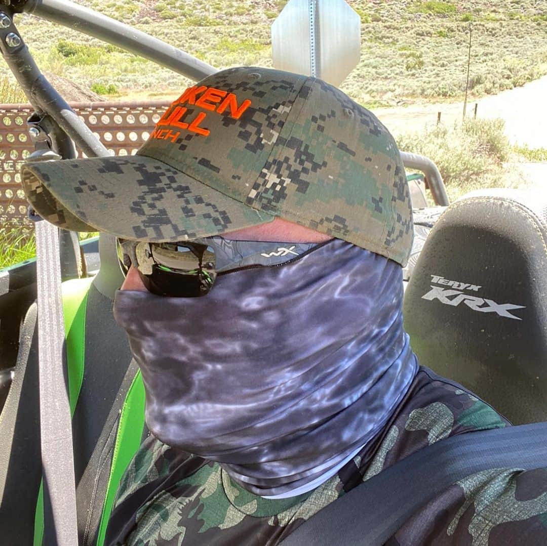 ストーン・コールド・スティーブ・オースチンのインスタグラム：「Ridin’ Nevada.  #4x4 #offroad #brokenskullranch  @kawasakiusa #KRX」