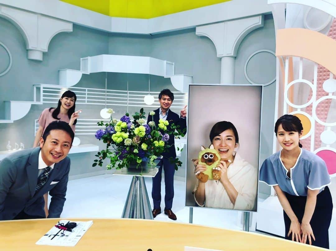 倉橋友和さんのインスタグラム写真 - (倉橋友和Instagram)「東海地方は梅雨に入りました☔️約1ヶ月半、雨の季節を過ごしましょう…ということで、アジサイを囲んでみました。 #メーテレアップ #アップは午後3時40分から #アップの特集は午後6時15分から #アナウンサー #鈴木しおり #星恭博 #石神愛子 #上坂嵩 #島津咲苗 #倉橋友和 #気象予報士 #山田修作 #冨永幸」6月10日 23時55分 - nbn_kurahashi