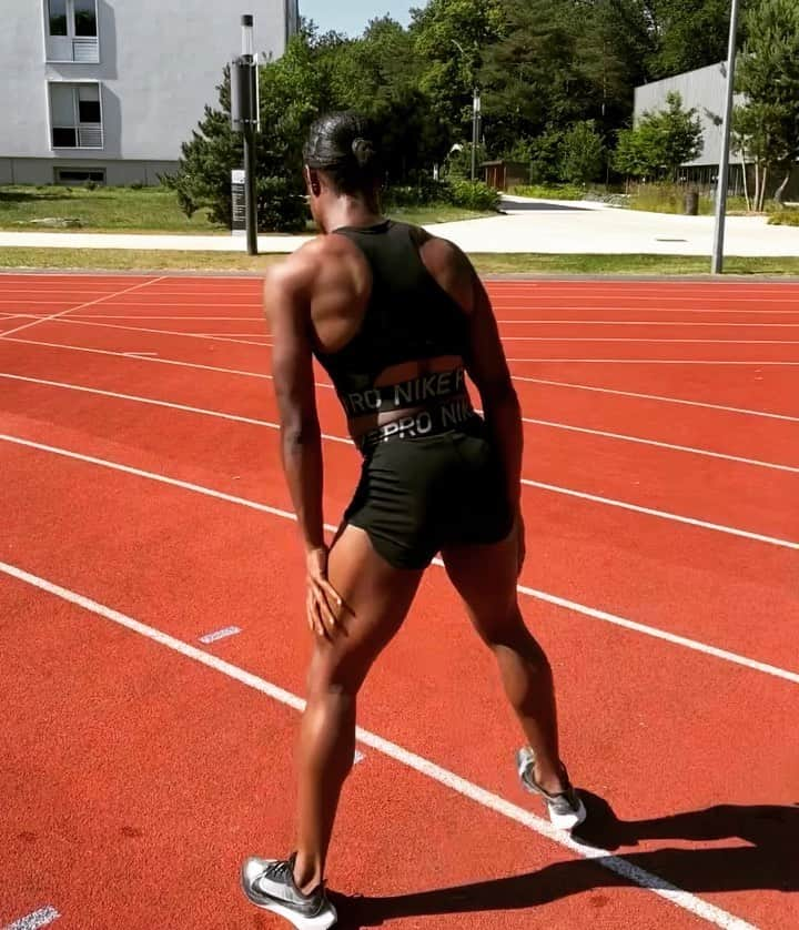 キャロル・ザヒのインスタグラム：「Ready ?  ______________________________________________ 📸 : @thomasjeremyjordier  ______________________________________________ #Nike #nikewomen #nikeathlete #Ready #Trackandfield #athletisme」