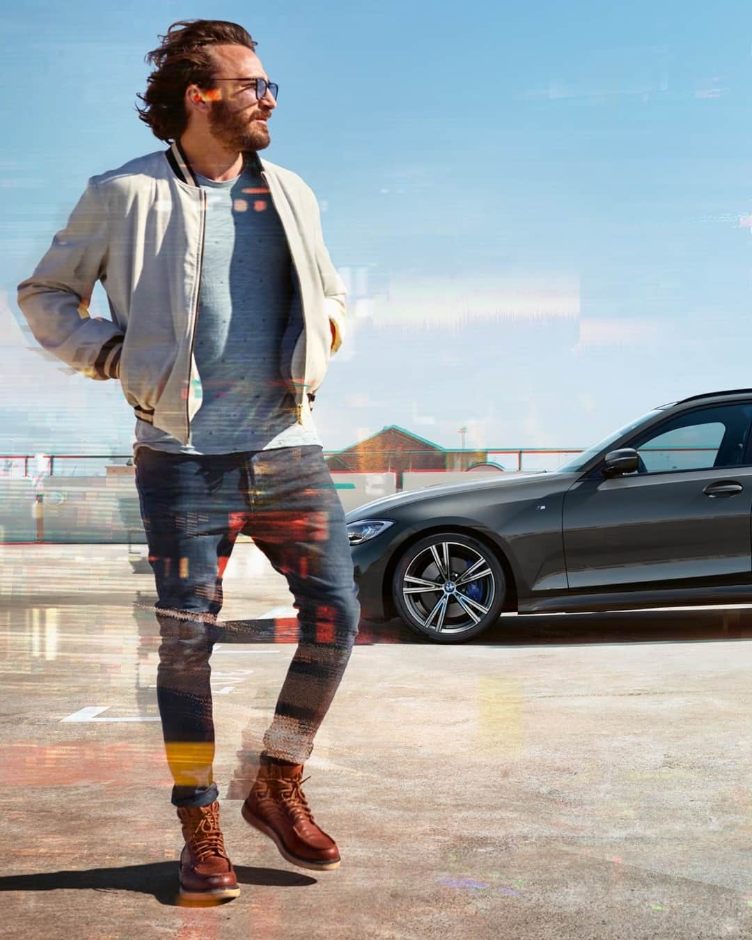 BMWのインスタグラム：「Digital Native. The BMW 3 Series offers a broad range of connectivity features. #THE3 #BMW #3Series #digitalnative」