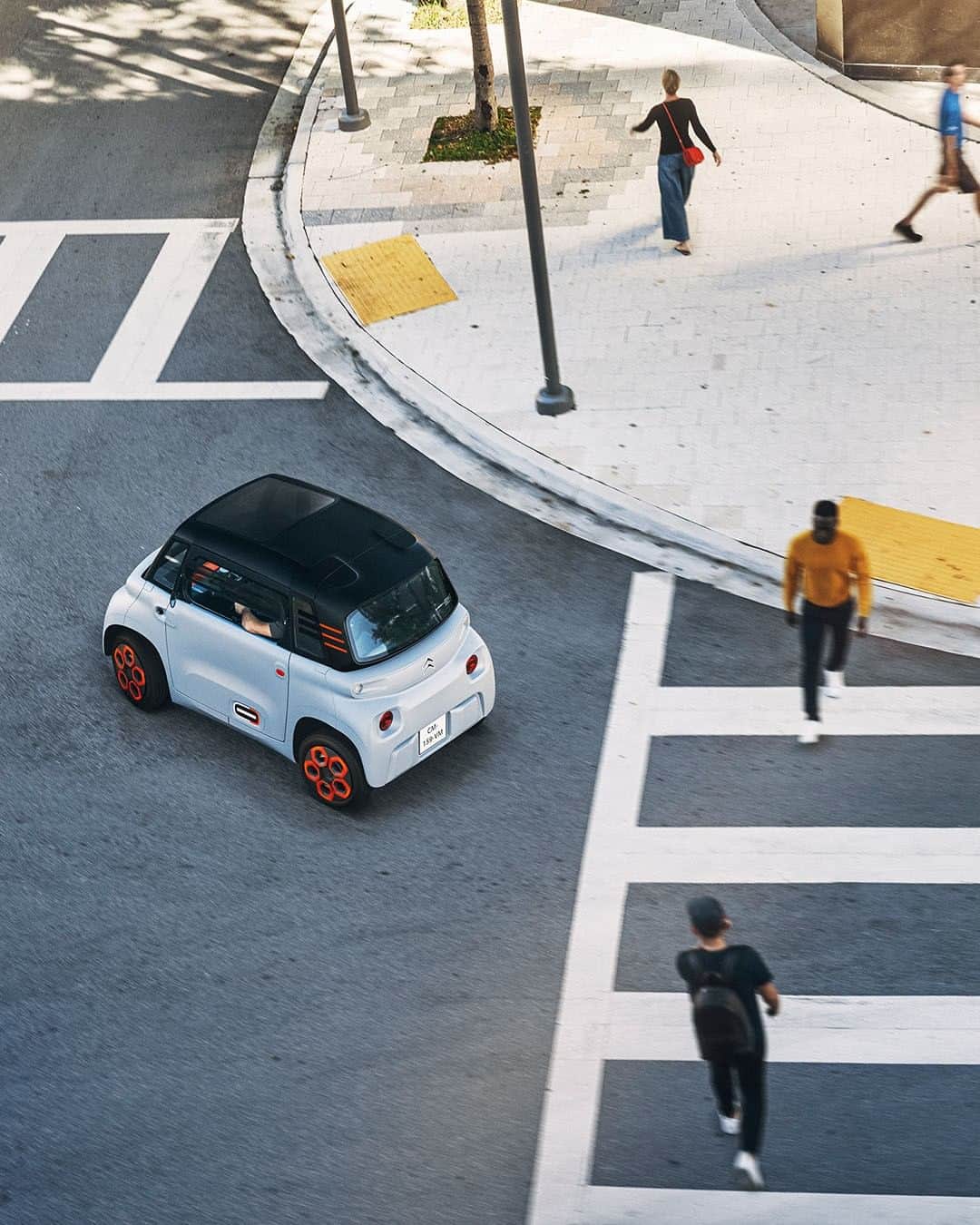 Citroënのインスタグラム：「Tomorrow’s electric urban mobility... here today with Citroën AMI-100% ËLECTRIC. #CitroënAmi #ËLECTRICforAll #InspirëdbyYouAll #Mobility #UrbanMobility #Urban #Car #Instacar #CarofInstagram #Lifestyle #Electriccar #ElectricVehicle #Design #City」