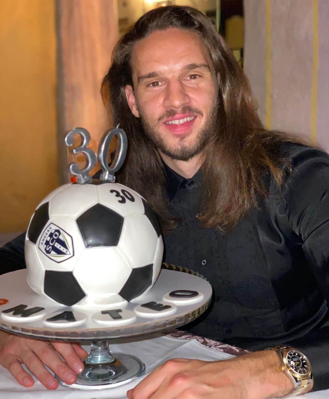 のインスタグラム：「Prodje Ljeto Trideseto 🎂 #dugeKoseNosili」