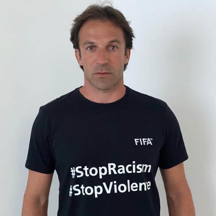 アレッサンドロ・デル・ピエロのインスタグラム：「FIFA Legends stand in solidarity with the fight for equality and justice. #stopracism #stopdiscrimination #stopviolence  #ADP10 @fifaworldcup」