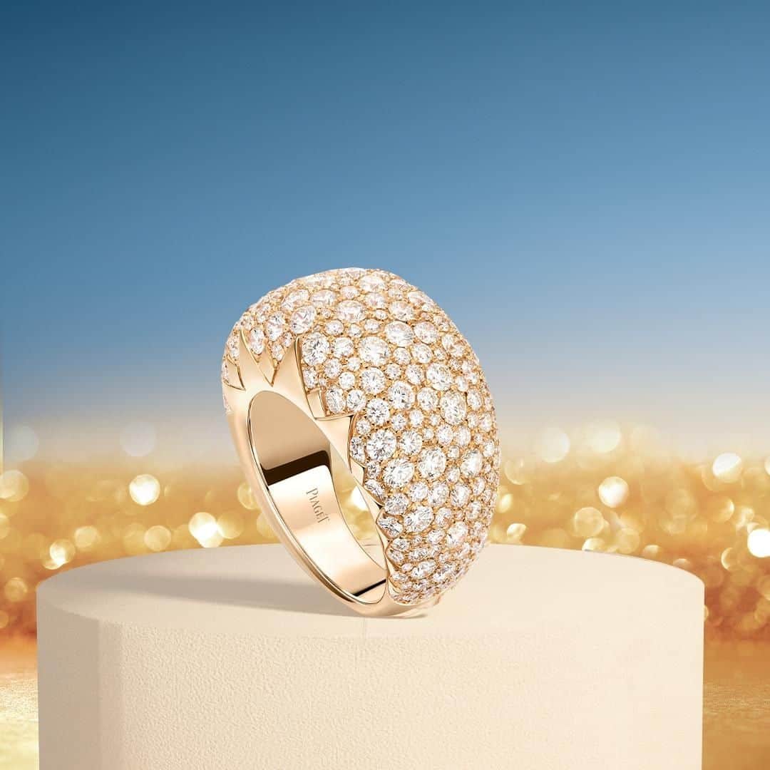 ピアジェさんのインスタグラム写真 - (ピアジェInstagram)「In a 𝒉𝒚𝒑𝒏𝒐𝒕𝒊𝒄 display of 𝒔𝒑𝒂𝒓𝒌𝒍𝒊𝒏𝒈 diamonds and rose gold, this #PiagetSunlight ring brings you 𝒋𝒐𝒚 and energy to live life 𝒆𝒙𝒕𝒓𝒂𝒐𝒓𝒅𝒊𝒏𝒂𝒓𝒊𝒍𝒚. Intense, luminous, and a celebration of 𝒔𝒖𝒏𝒔𝒉𝒊𝒏𝒆. - #ShareYourExtraordinary #Piaget #PiagetJewellery」6月11日 1時00分 - piaget
