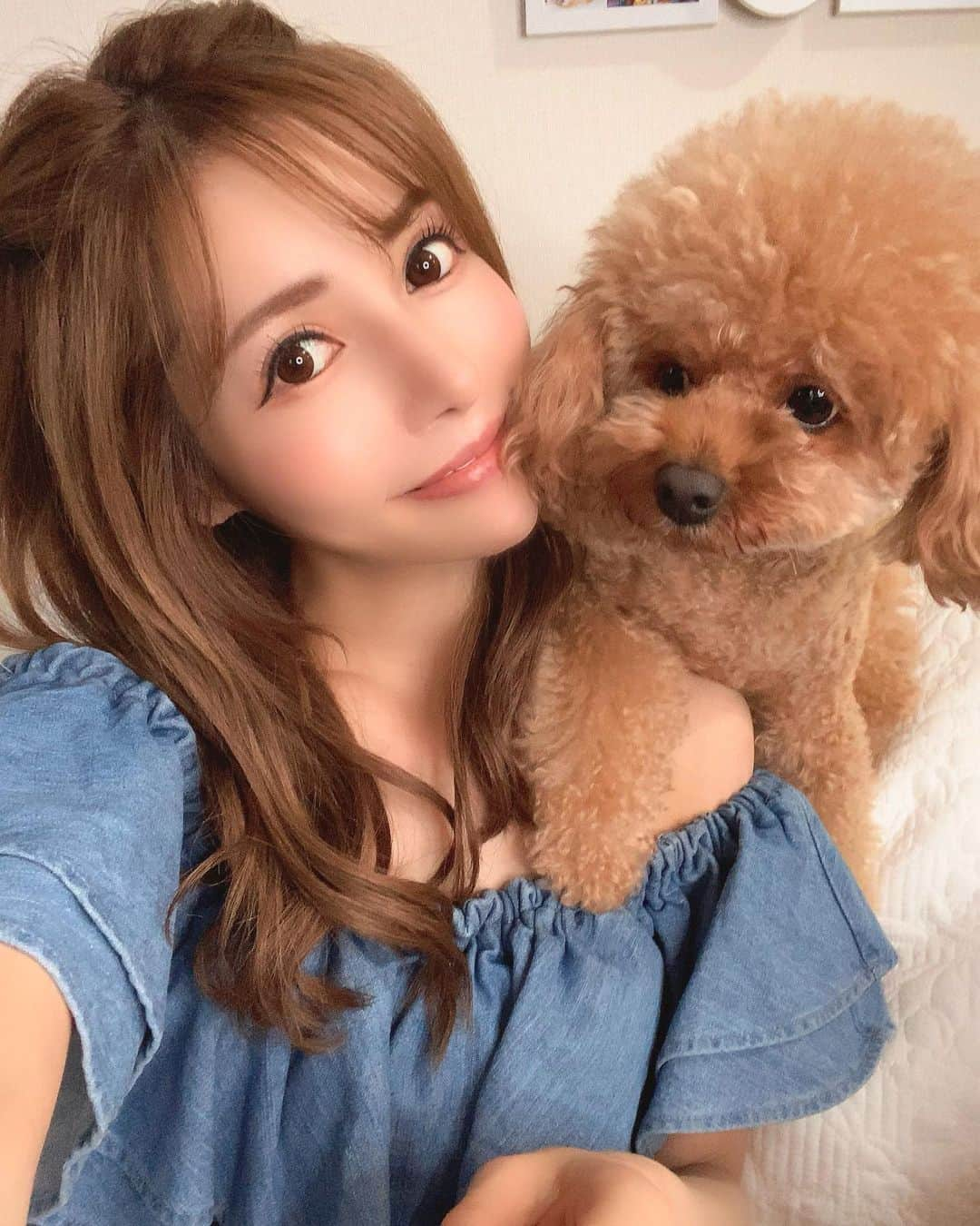 椿そらさんのインスタグラム写真 - (椿そらInstagram)「たらおくん 🐶❤️次男くん❤️ . 今日の2359までが 中間です😭❤️ . みんなで明日の0時 笑っていましょうね🐱❤️ . 毎日、いいね、エール、 ありがとうございます😭❤️ . 沢山のアイテムも 本当に感謝しかありません（ ; ; ）❤️ .  ラブ . #love #たらお #愛犬 #イッヌ #17 #イチナナ」6月11日 1時19分 - sora.tsubaki.official