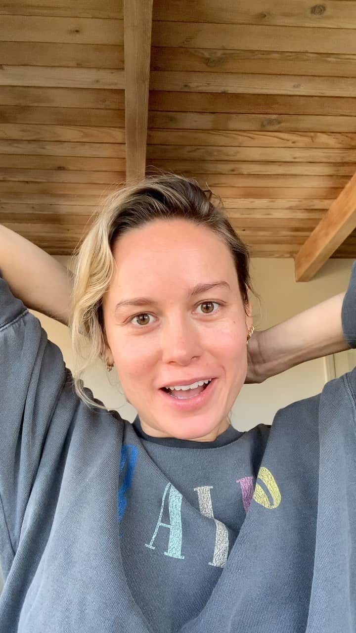 ブリー・ラーソンのインスタグラム：「It’s time to listen and learn 💕 Reminder: it’s not appropriate to DM Justina to ask if she can be your mentor/teacher. I’ll be monitoring the comments should she choose to keep them on 💕」
