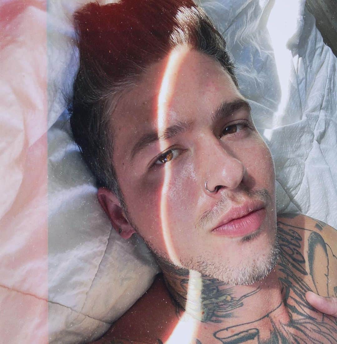 T・ミルズのインスタグラム：「something i’ve never shared before 👉 @girlfriends」