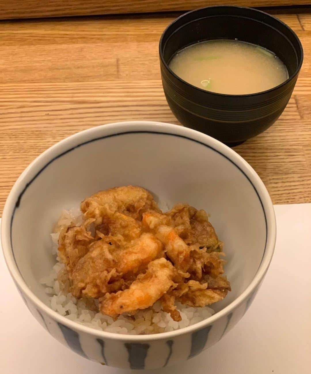 越野矢素子さんのインスタグラム写真 - (越野矢素子Instagram)「えったんと天ぷら食べに行ったらサプライズバースデーして貰いました💕 ご馳走様でした😆💕可愛いプレゼント🎁もありがとう💖 毎日大好きな人にお祝いして頂き幸せな51歳を迎える事が出来ました☺️✨ 今年は更に楽しみだな💙💛🧡💜💖💚🤎🤍❤️」6月11日 1時55分 - loversyaso