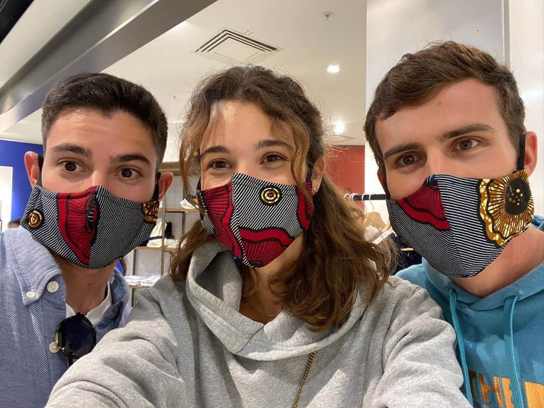 ポーリーヌ・オアロのインスタグラム：「My people ♥️ #homemademasksinaction #covid19」
