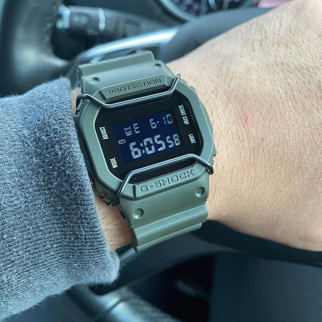のインスタグラム：「「NEXUSVII.×G-SHOCK 」 初期NEXUSVll.のルックブックやKAWSとのOriginalFakeのルックブックを一緒にやっていたことを思い出しました。 流石のデザインですね。  @nexus7konno  @urban_research  #nexusvii #gshock」