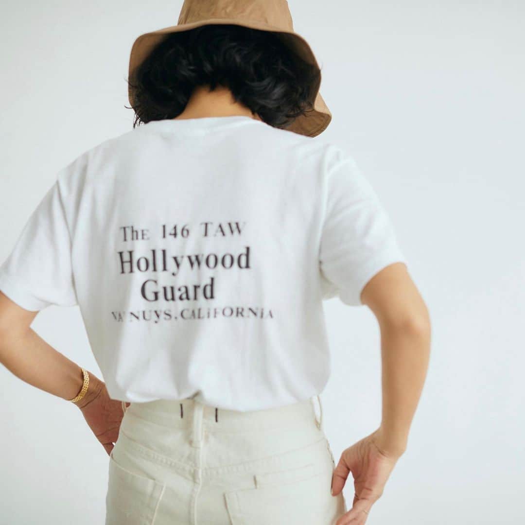 ヤヌークさんのインスタグラム写真 - (ヤヌークInstagram)「． ． 数々の女性誌で活躍する人気スタイリスト金子綾さんと老舗古着ショップBerBerJinのディレクター藤原裕氏とのトリプルコラボレーションデニムがESTNATION全店にて展開されます。 ． ヴィンテージデニムアドバイザー藤原裕氏ならではの目線と、 金子綾さんによる今の気分に合うシルエットをミックスさせることで、これまでにない全く新しいデニムが完成しました！✨ ． 詳しくは下記ESTNATION Instagram アカウントよりご確認ください。 ． @estnation_roppongihills  @estnation_ginza  @estnation_shinjuku  @estnation_yurakucho  @estnation_nagoya  @estnation_osaka  @estnation_kyoto  @estnation_kobe  @estnation_fukuoka ． ． #yanuk#ootd#outfit#fashion#cordinate#instagood#love#like#simple#style#denim#jeans#jeansfashion#ayakaneko#berberjin#古着#金子綾#藤原裕#ジーパン#ヤヌーク#デニム#サロペット#ジーンズ#シンプル#デニムコーデ#トレンド#今日のコーデ#コラボデニム#ベルベルジン」6月11日 12時23分 - yanuk_official