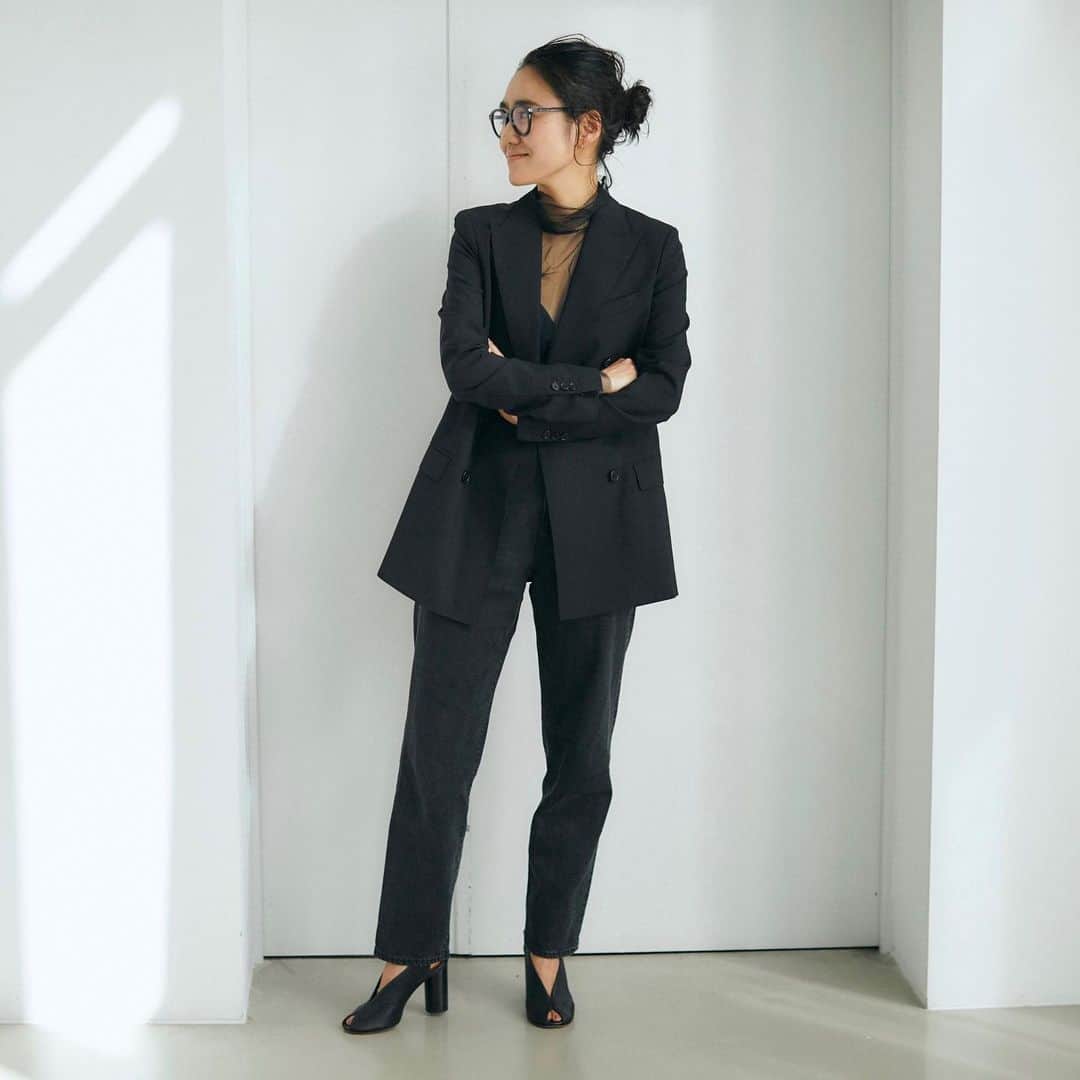 ヤヌークさんのインスタグラム写真 - (ヤヌークInstagram)「． ． 数々の女性誌で活躍する人気スタイリスト金子綾さんと老舗古着ショップBerBerJinのディレクター藤原裕氏とのトリプルコラボレーションデニムがESTNATION全店にて展開されます。 ． ヴィンテージデニムアドバイザー藤原裕氏ならではの目線と、 金子綾さんによる今の気分に合うシルエットをミックスさせることで、これまでにない全く新しいデニムが完成しました！✨ ． 詳しくは下記ESTNATION Instagram アカウントよりご確認ください。 ． @estnation_roppongihills  @estnation_ginza  @estnation_shinjuku  @estnation_yurakucho  @estnation_nagoya  @estnation_osaka  @estnation_kyoto  @estnation_kobe  @estnation_fukuoka ． ． #yanuk#ootd#outfit#fashion#cordinate#instagood#love#like#simple#style#denim#jeans#jeansfashion#ayakaneko#berberjin#古着#金子綾#藤原裕#ジーパン#ヤヌーク#デニム#サロペット#ジーンズ#シンプル#デニムコーデ#トレンド#今日のコーデ#コラボデニム#ベルベルジン」6月11日 12時23分 - yanuk_official