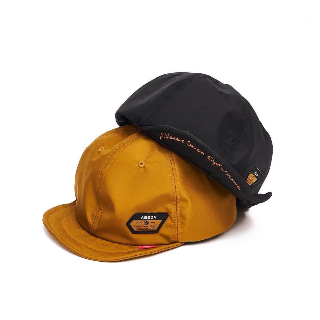 UNBY GENERAL GOODS STOREのインスタグラム：「普段使いからアウトドアスポーツまで、様々なシーンのキーアイテムとなるような商品を作っているclefさんとのコラボキャップが登場です！ブラックとキャメルの2色展開です。 透湿防水素材「ブリザテック」を使用、撥水性能により水をはじき、中層に形成した特殊なポリウレタン膜により、水圧がかかっても内部まで水がしみこみません。水系の汚れはすぐにふき取ることによって、つき難くなっています。水を通さず、さらに内部に溜まる湿気は外に放出する性能をもっているので長時間むれを軽減、不快感を解消します💪 46gで軽く、メンズライクにゆったりした設計です。お洗濯は、手洗いで😉  PRICE:¥5,800+TAX FABRIC: ブリザテック / ナイロン 100%(3 レイヤー / 耐水圧 11,000mm 透湿度 8,500mm) サイズ調節可能 . . . #clef #as2ov #アッソブ #コラボキャップ　#キャンプキャップ　#キャンプギア　#ブリザテック @clef  #unbygeneralgoodsstore  #アンバイジェネラルグッズストア」