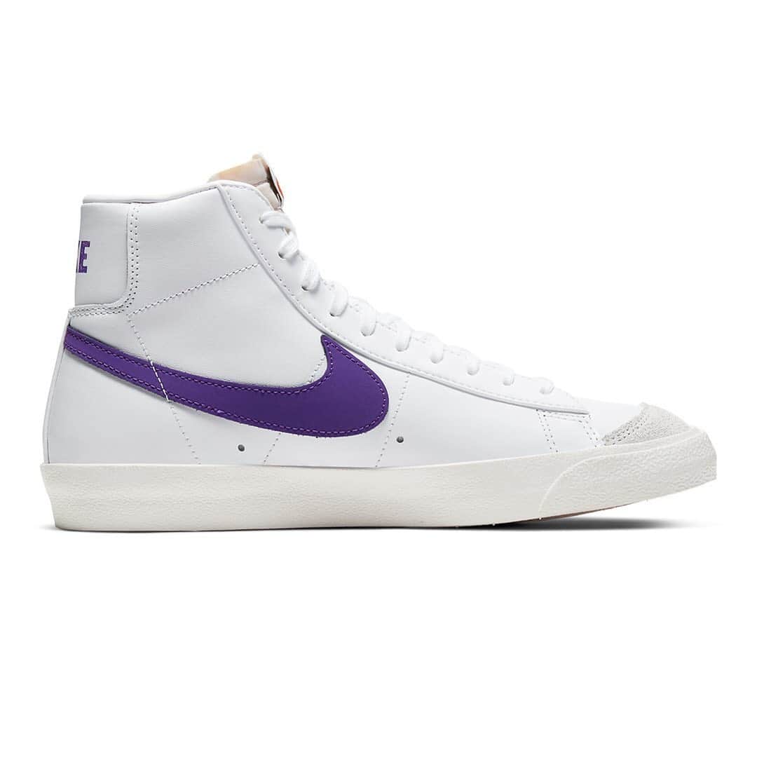 HYPEBEASTさんのインスタグラム写真 - (HYPEBEASTInstagram)「@hypebeastkicks: The @nike Blazer Mid '77 Vintage and Low have received a clean "Voltage Purple" colorway. Both offer stark uppers built of white leather, overlaid with sail suede mudguards and eyestays plus a toe cap on the Mid. The signature “Voltage Purple” hue covers the lateral and medial Swooshes alike, and also supplies adornment on each heel. Both silhouettes are available now with the Mid priced at $100 USD and Low at $90 USD via @asphaltgold_sneakerstore⁠⠀ Photo: Asphalt Gold」6月11日 4時12分 - hypebeast