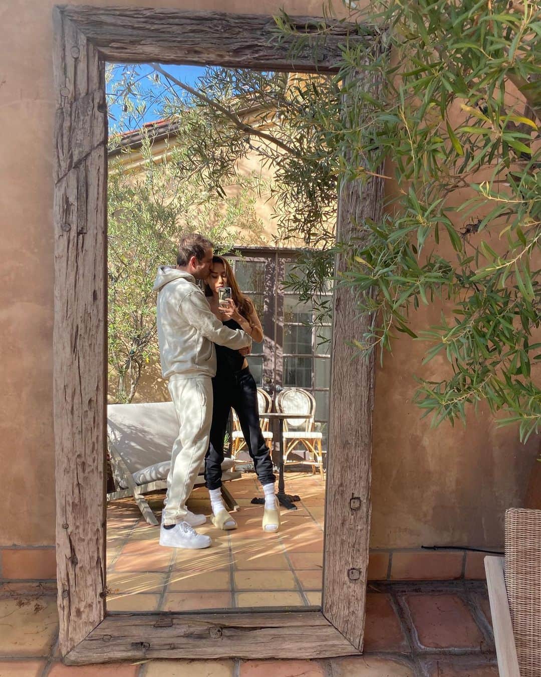 ルミ・ニーリーのインスタグラム：「Got him this suit and 🥺」