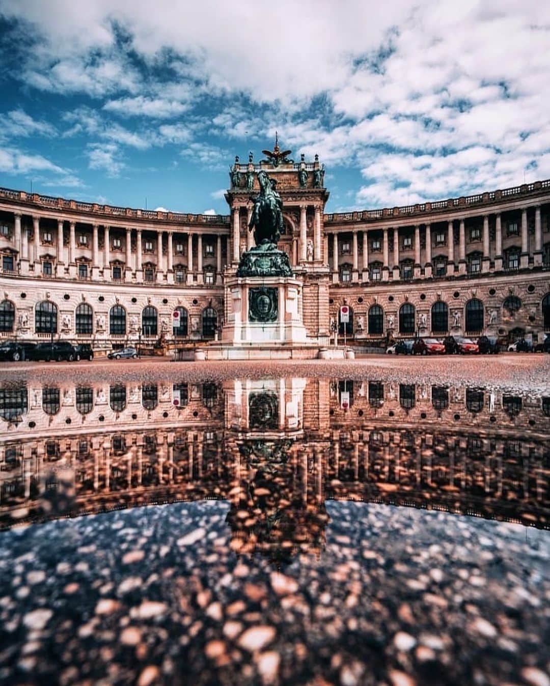 Wien | Viennaさんのインスタグラム写真 - (Wien | ViennaInstagram)「Rainy day in the most beautiful city. ☔️😍 by @nurielmolcho #ViennaWaitsForYou #ViennaNow」6月11日 4時46分 - viennatouristboard
