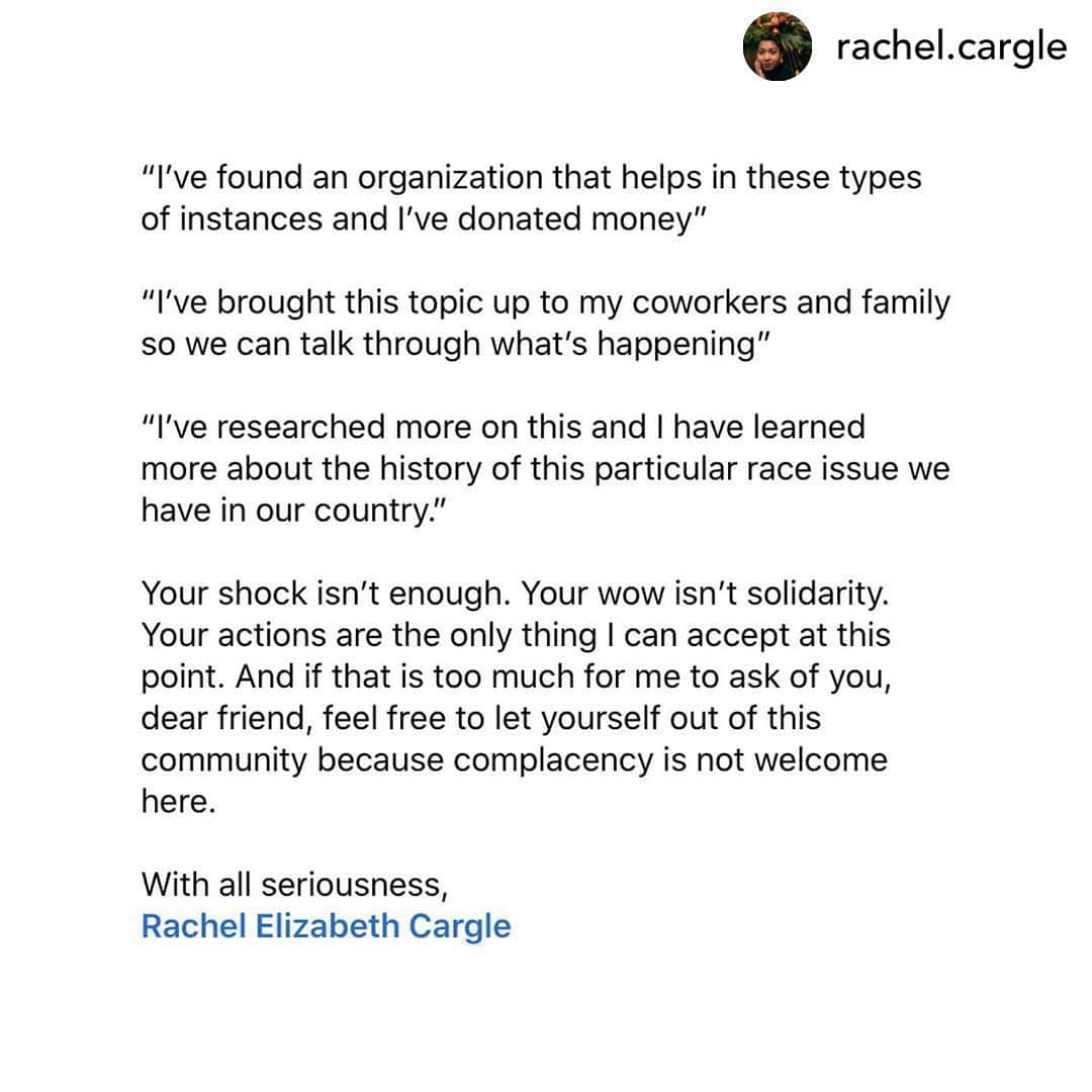 サラ・ポールソンさんのインスタグラム写真 - (サラ・ポールソンInstagram)「Rachel here. I don’t want your love and light if it doesn’t come with solidarity and action. • I have no interest in passive empathy. Burn it all down. • @rachel.cargle  #georgefloyd #breonnataylor」6月11日 4時52分 - mssarahcatharinepaulson