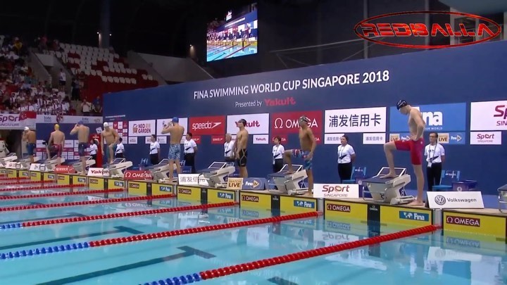 ウラジミール・モロゾフのインスタグラム：「That 0.01 to a WR swim #swc18 #singapore @redballaofficial」