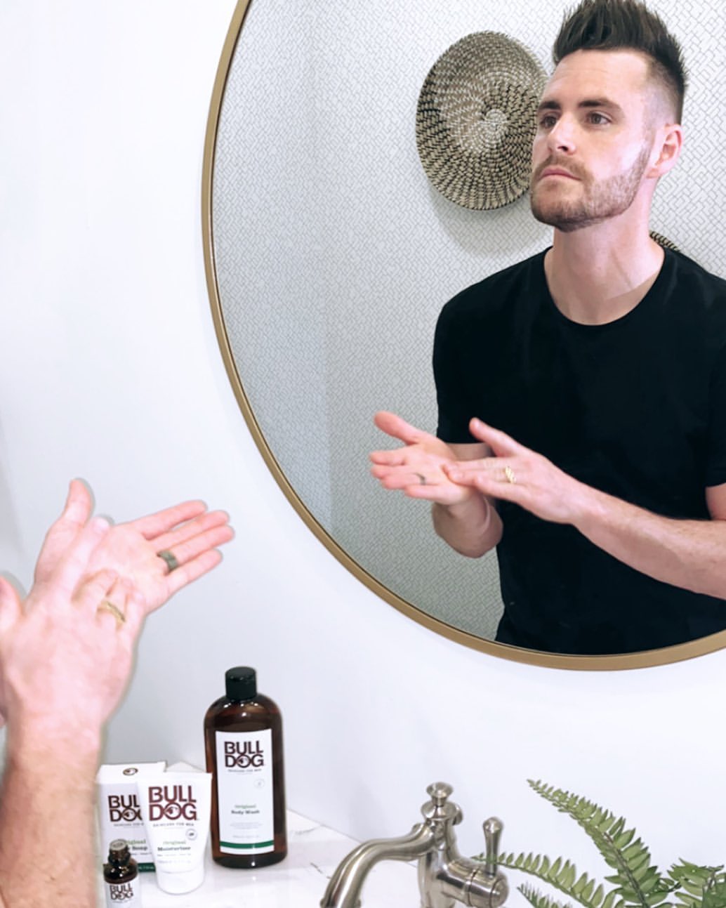 デービッド・ボウディアのインスタグラム：「GIVEAWAY CLOSED🚨I’ve been asked a lot about how I keep my skin fresh with all the chlorine. Actually.... no one has ever asked me that. Ever. BUT, allow me to introduce @bulldogskincarenorthamerica anyways - what I use! With all the chaos happening right now, I thought I would do a giveaway! @Walgreens #forthegoodestman #skincareformen #bulldog #sponsored . . One winner will get a free @bulldogskincarenorthamerica care package from me! If you don’t win you can pick them up @walgreens BOGO 50% off through 6/27. . . ****How to win**** . . +Like this post +Follow @bulldogskincarenorthamerica +Tag 2 people that will love these products . . Winner announced tomorrow!」