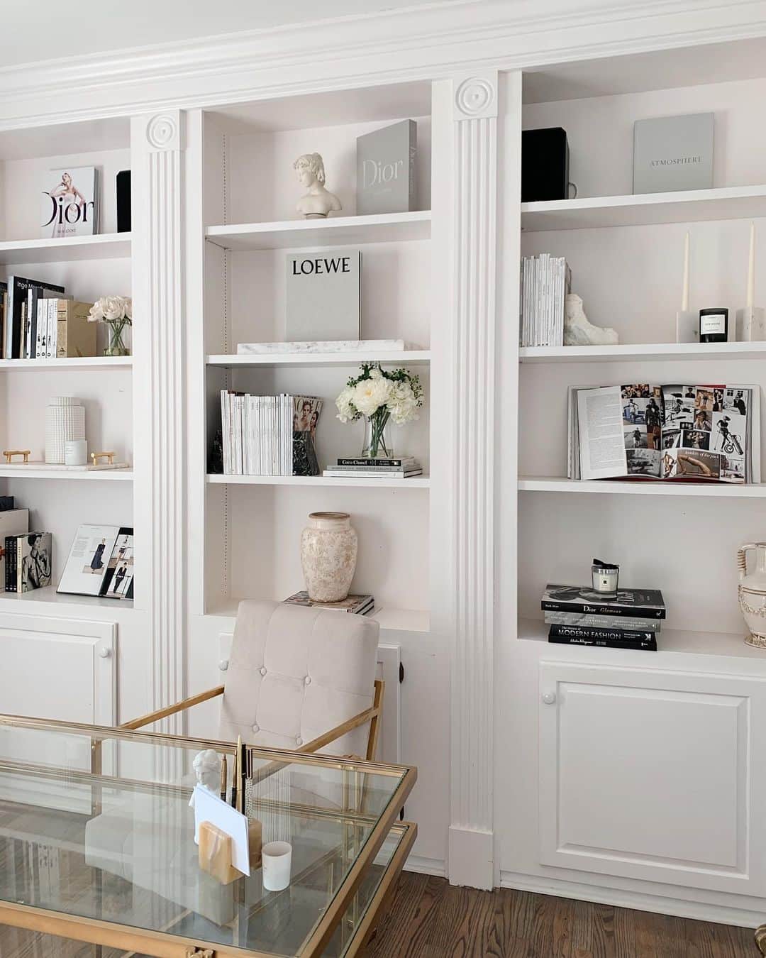 Kelsey Simoneのインスタグラム：「I really love a fresh clean office ☁️」