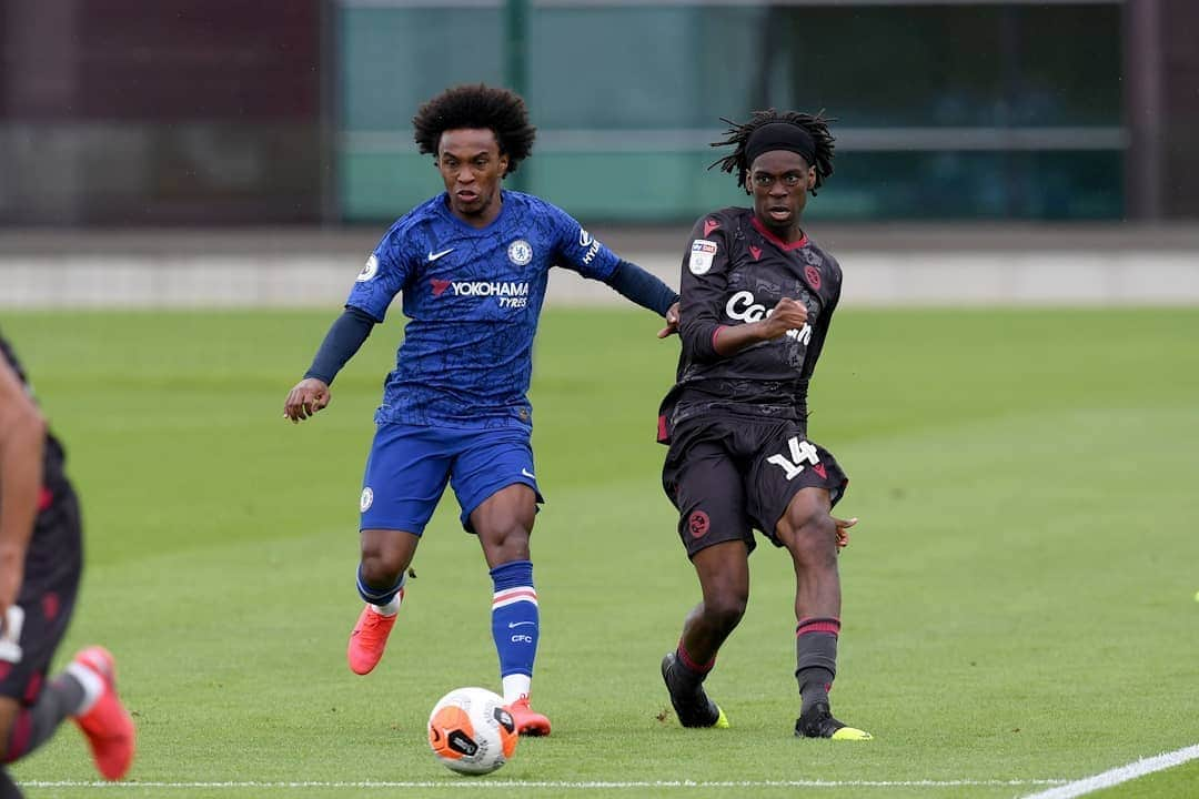 ウィリアンさんのインスタグラム写真 - (ウィリアンInstagram)「First friendly match after 3 months! 💪 . . Primeiro jogo amistoso depois de 3 meses! 💪  #chelseafc #friendly #cobham #W10」6月11日 6時12分 - willianborges88