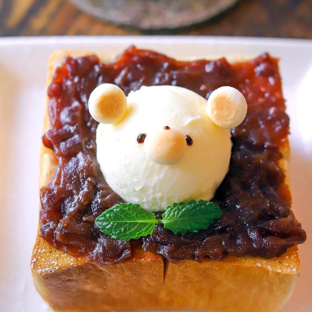 きょん。さんのインスタグラム写真 - (きょん。Instagram)「. .  I cafe @icafe_cappuccino.and.waffle  可愛い 名古屋の 朝食風景。  お顔は アイスではなく 贅沢に乗っけられた バター。  そう、つまり、 あ・ん・バ・ター！  #icafe#bear#kuma #nagoya#breakfast」6月11日 7時38分 - kyon_tokiiro