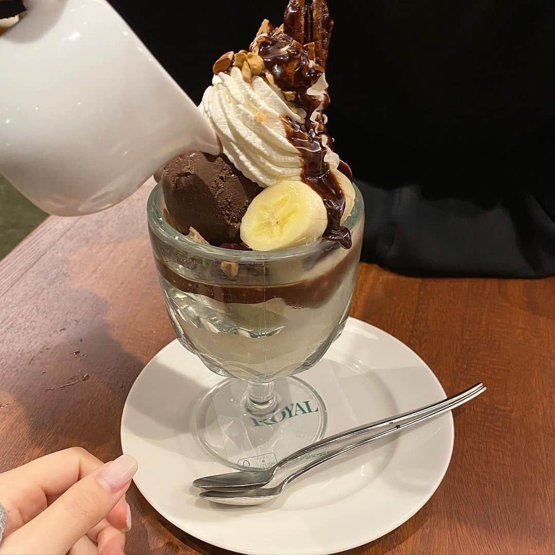 のインスタグラム：「そろそろ食べに行きたいな...パフェ😩🍨」