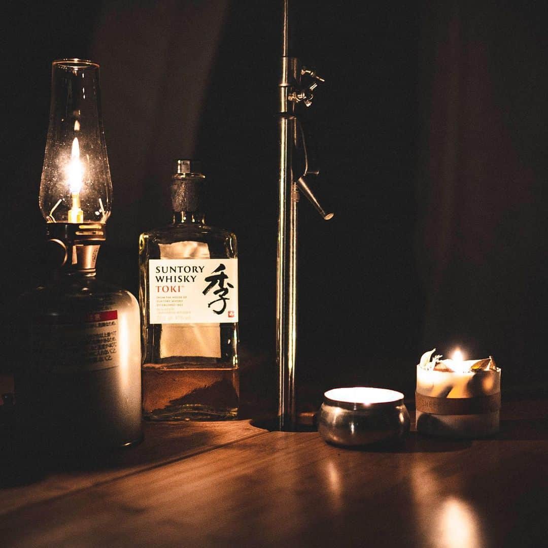 ビートないとーのインスタグラム：「夜はシッポリとウィスキー🥃 この日の夜はかなり酔いました😂  またキャンプに行きたいですねー😌🏕 早ければ明日か明後日に動画をアップします⤴️✨」