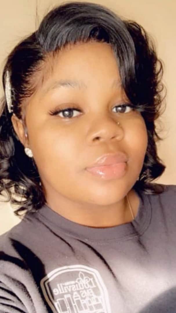 Maroon 5のインスタグラム：「Repost from @aliciakeys • Do you know what happened to Breonna Taylor? Listen to the facts from her mother, donate, protest, petition, and demand #JusticeforBreonnaTaylor」