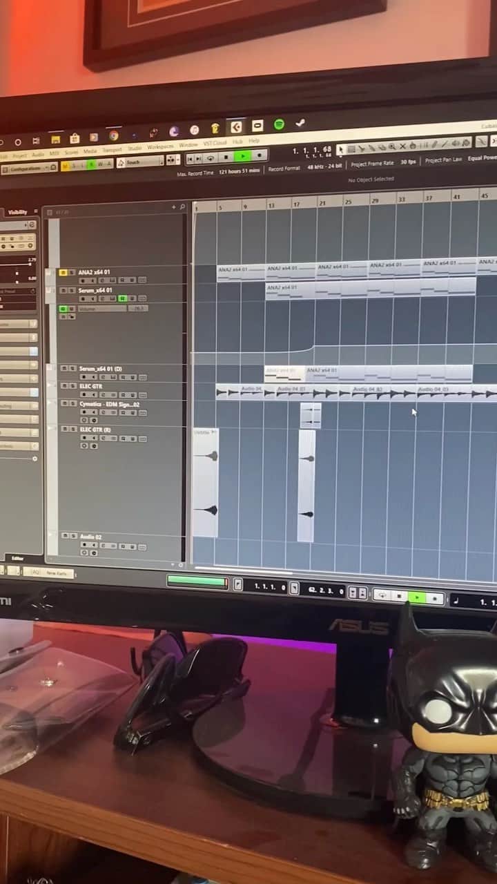 Jaime Preciadoのインスタグラム：「I did a little cover of a song from a band called @deafhavana a couple months ago and I thought I’d share it with you guys! It’s called Epiphany and I fell in love with this song. The lyrics are pretty interesting. It’s just a list of things that, if you could live your life again, you would maybe wanna do or change. Anyways, hope you like it! 😘🤷🏻‍♂️🖤 -j」