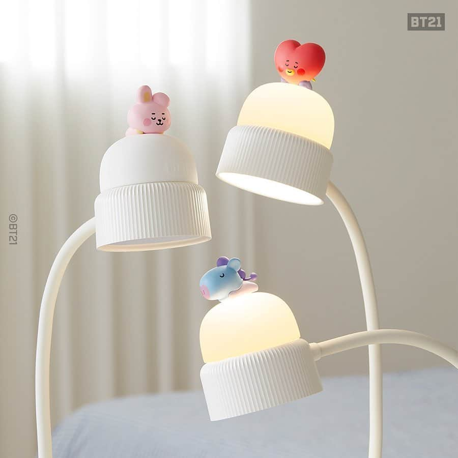 BT21 Stars of tomorrow, UNIVERSTAR!さんのインスタグラム写真 - (BT21 Stars of tomorrow, UNIVERSTAR!Instagram)「#BT21BABY PORTABLE MOOD LAMP Feel the ray of cuteness. ⠀ Cooped up in the house all day? Brighten up your days with BT21 BABY! ⠀ Adjust the brightness and flex the angles to where you want!✨ With an additional 10% discount, TODAY only. @ LINE FRIENDS COLLECTION ⠀ Shop now👉Link in bio ⠀ #BT21 #BABY #Portable #moodlamp #LEDlamp #BedroomLamp #TableLamp #DeskLamp #ControllableLight #AdjustableAngle #USBchargingLamp」6月11日 10時30分 - bt21_official