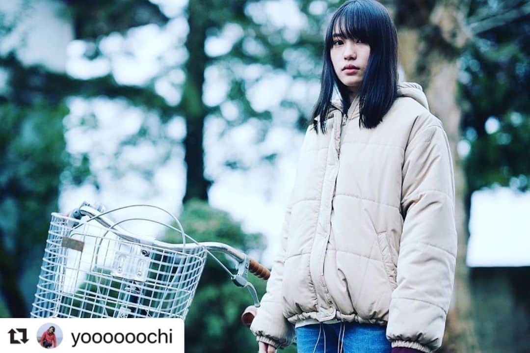 田中美里のインスタグラム：「坂本欣弘監督のInstagramをリポスト。 南沙良ちゃん、お誕生日おめでとう！  #Repost @yoooooochi with @make_repost ・・・ 映画「もみの家」新宿武蔵野館、本日最終日です。 ①10時45分②14時00分 そして本日は主演の南沙良さんの18歳の誕生日です。最初にお会いしたのが15歳の時なので、、18歳、大人ですね。 おめでとうございます！ 自転車乗れなかったのが自転車乗れるようになったり頑張る姿見ておりました。 春夏秋冬を通して撮影をしているもみの家では10代の思春期の大切な1年間をもらいました。本当に感謝です。 10代でとてもとても繊細なお芝居する稀有で素敵な方で、今後日本を代表する女優さんになると思ってます。 撮影当時16歳でピュアで何も混じり気がない純粋に心に響くお芝居を是非劇場でご覧いただきたいです！  再度言いますが、本日新宿武蔵野館最終日です！ 拡散希望です！  #もみの家 #南沙良」