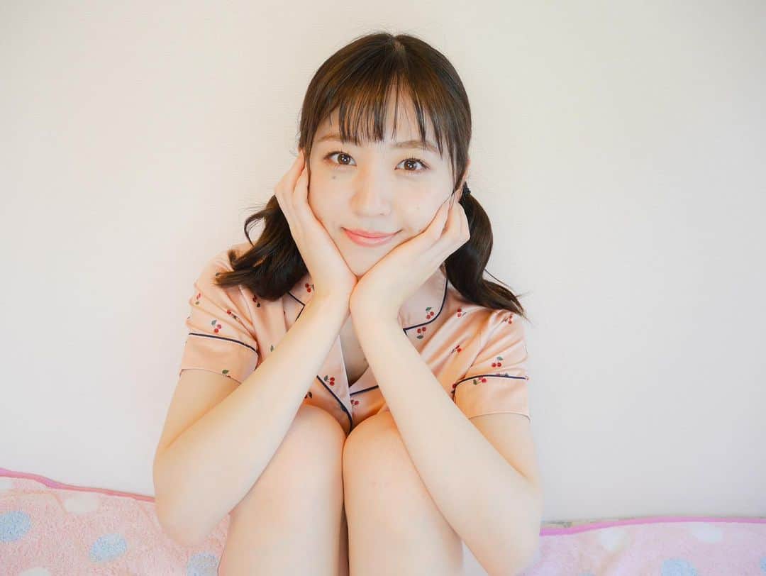 船岡咲のインスタグラム：「・﻿ ・﻿ ○﻿ ﻿ ﻿ ﻿ #GU の #さくらんぼ の #パジャマ﻿ ゲットしてて、ようやく着られる﻿ 暑さになってきた〜〜🍒﻿ わたしはラブリーに #ピンク 選んでしまったよ〜〜。かわいい。﻿ ﻿ #一眼レフ がやっぱり綺麗で﻿ 最近、わざわざ一眼で写真撮るのに﻿ ハマってるよ〜！﻿」
