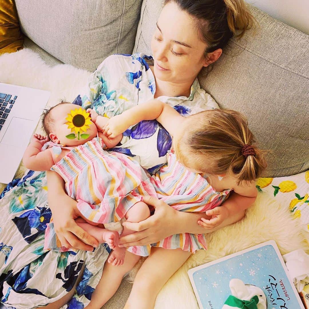 エミ・マイヤーのインスタグラム：「Everything i need right here」