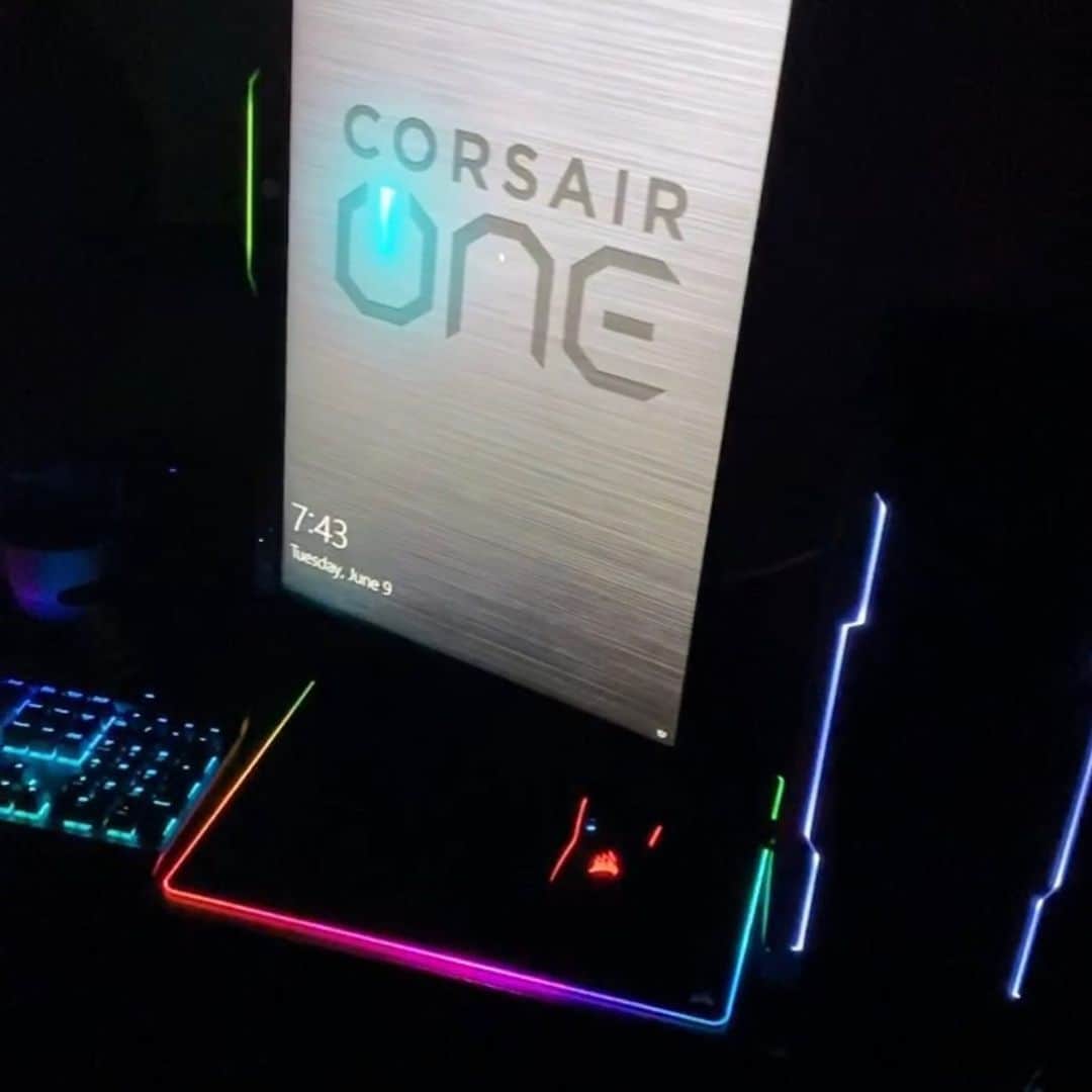 アレン・ジョーンズのインスタグラム：「Come see the new setup on mixer.com/STYLESCLASH now!!」