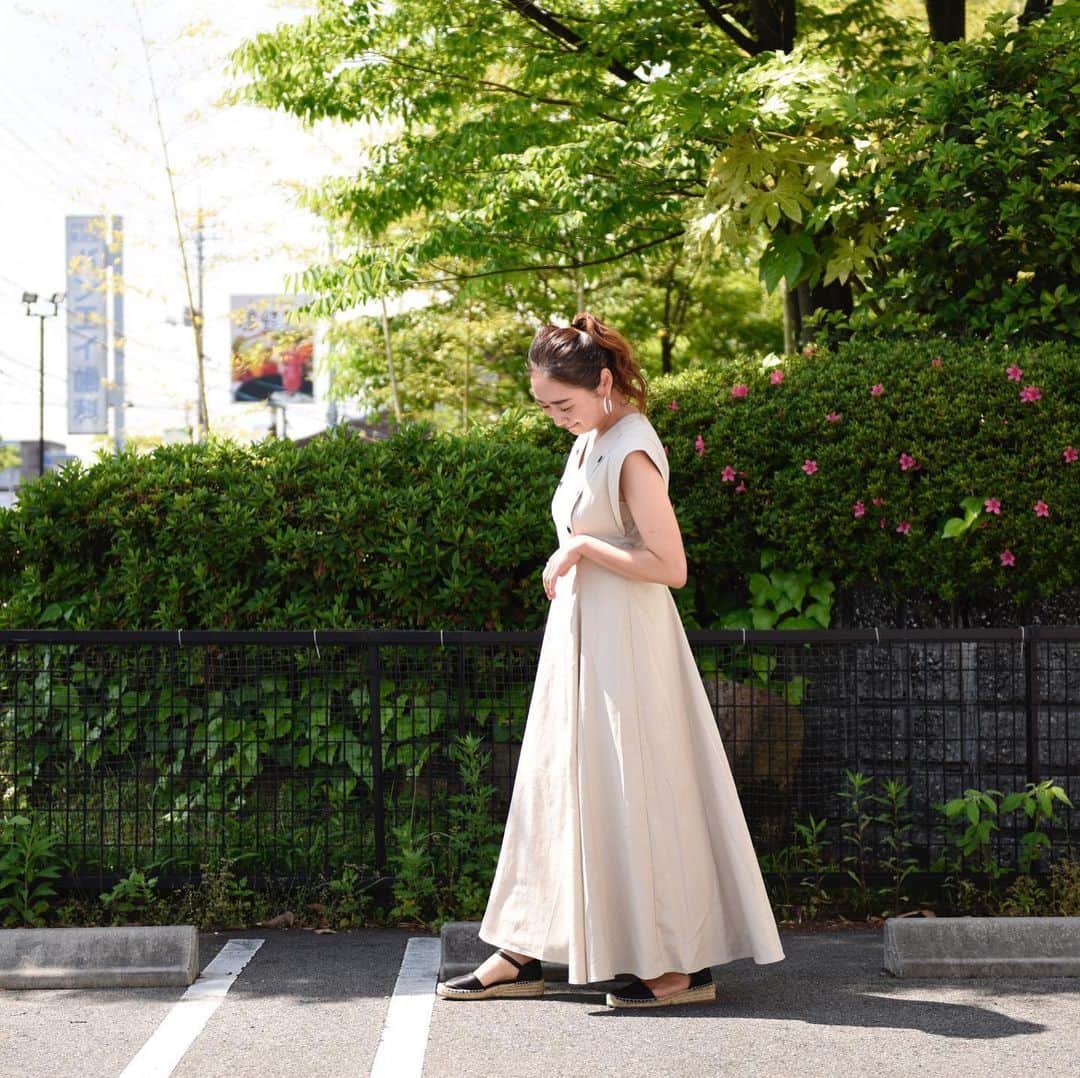 Keikooooooのインスタグラム：「@tesoro___baby のワンピース👗 もう毎日暑過ぎてワンピースしか着たくないって時期が来ましたね🌽😆 @mtmmaki さんが着られてるの見て、 一目惚れでGETしちゃった🥰 前ボタン外すと簡単に授乳出来る優れもの😳♥️ そして、ついでにベビー小物もポチポチ♥️😆♥️ また載せます♥️ . #ママコーデ #ootd #code #tesorobaby #ワンピース」