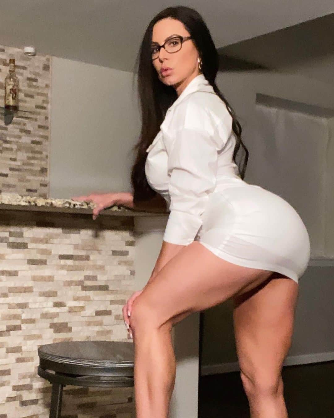 Kendra Lustさんのインスタグラム写真 - (Kendra LustInstagram)「Let’s end #Humpday with this #bonuspic 🙌🏻 #legsandbutt #legs #sexy #wcw😍」6月11日 11時37分 - kendralust