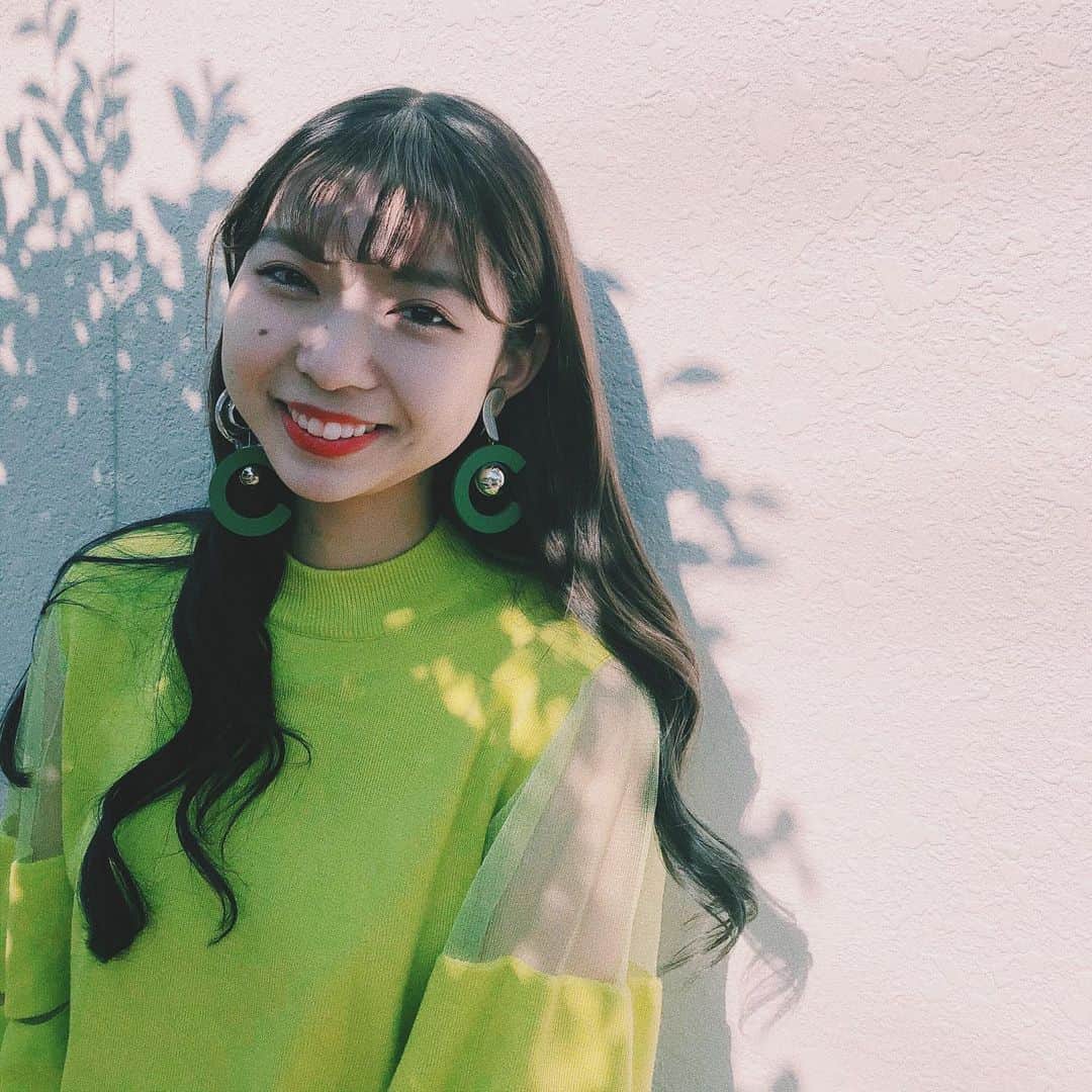 のインスタグラム：「ㅤㅤㅤㅤㅤㅤㅤㅤㅤㅤㅤㅤㅤ --------------------------------------------- ㅤㅤㅤㅤㅤㅤㅤㅤㅤㅤㅤㅤㅤ ㅤㅤㅤㅤㅤㅤㅤㅤㅤㅤㅤㅤㅤ (小声)(ひそひそ) …あのここだけの話なんですけど、 『MATOUSIC』の通常盤って最後まで聴くと 6:11ほどザワザワしたあと 存在するはずのない12曲目があるんです。 ㅤㅤㅤㅤㅤㅤㅤㅤㅤㅤㅤㅤㅤ わたしが実際に録音した環境音と デビューのきっかけになった 3年前のオーディション日付(今日!)を用いた遊び心 ㅤㅤㅤㅤㅤㅤㅤㅤㅤㅤㅤㅤㅤ そしてボーナストラックプレゼントを 忍ばせていたのであります。 ㅤㅤㅤㅤㅤㅤㅤㅤㅤㅤㅤㅤㅤ 通常盤お持ちの方はぜひ確認してみてねっ ㅤㅤㅤㅤㅤㅤㅤㅤㅤㅤㅤㅤㅤ ㅤㅤㅤㅤㅤㅤㅤㅤㅤㅤㅤㅤㅤ #ここだけといいつつ #全世界に発信されてしもてる #ほんとは聞いてほしい話  ㅤㅤㅤㅤㅤㅤㅤㅤㅤㅤㅤㅤㅤ ㅤㅤㅤㅤㅤㅤㅤㅤㅤㅤㅤㅤㅤ -------------------------------------------------」